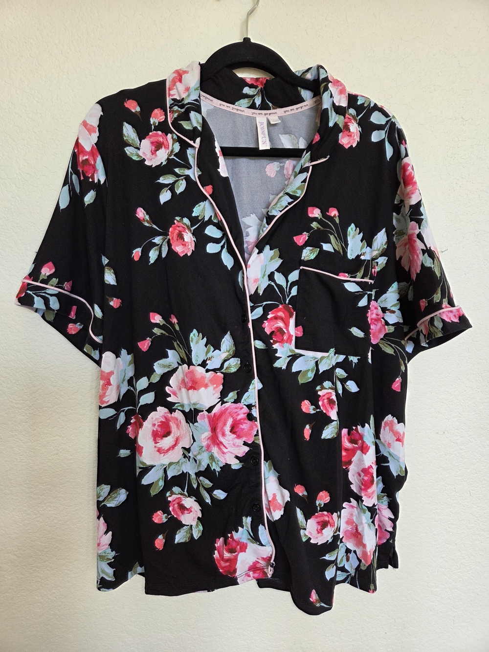 Floral Short-Sleeve Pajama Top - Black with Pink Rose Print